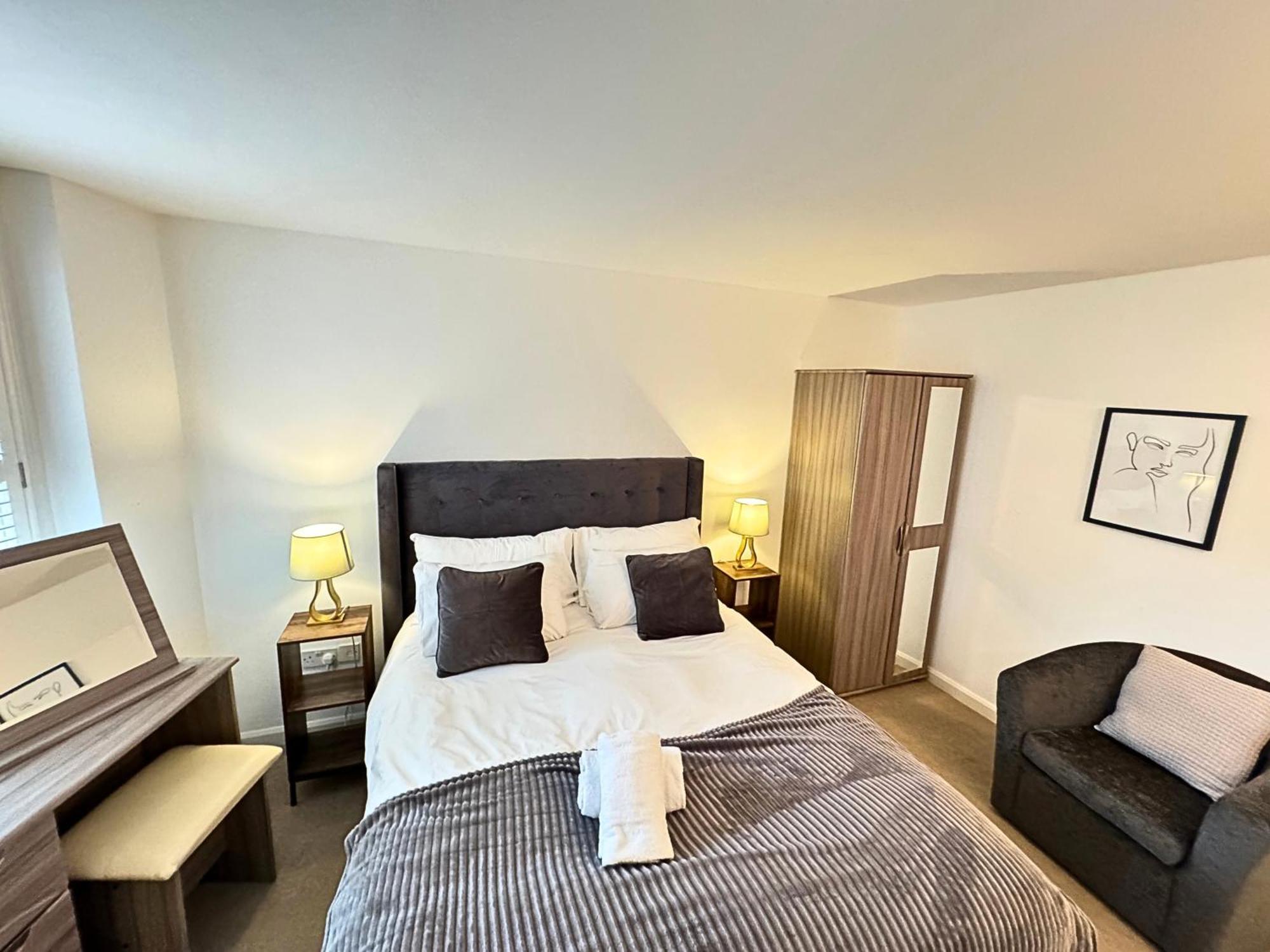 The Heart Of Kensington Mews - 3 Bedrooms House-Private Entrance-Hyde Park Walk Away-Green Park 9 Minutes Underground- The Best Of London With Glamour Of Kensington Dış mekan fotoğraf