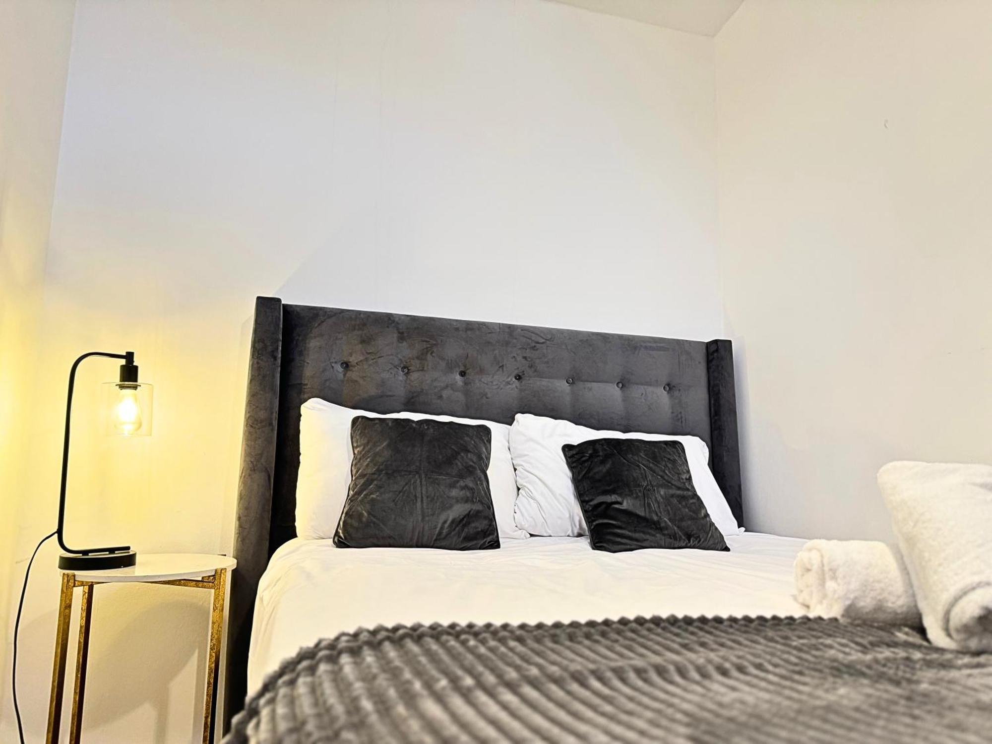 The Heart Of Kensington Mews - 3 Bedrooms House-Private Entrance-Hyde Park Walk Away-Green Park 9 Minutes Underground- The Best Of London With Glamour Of Kensington Dış mekan fotoğraf