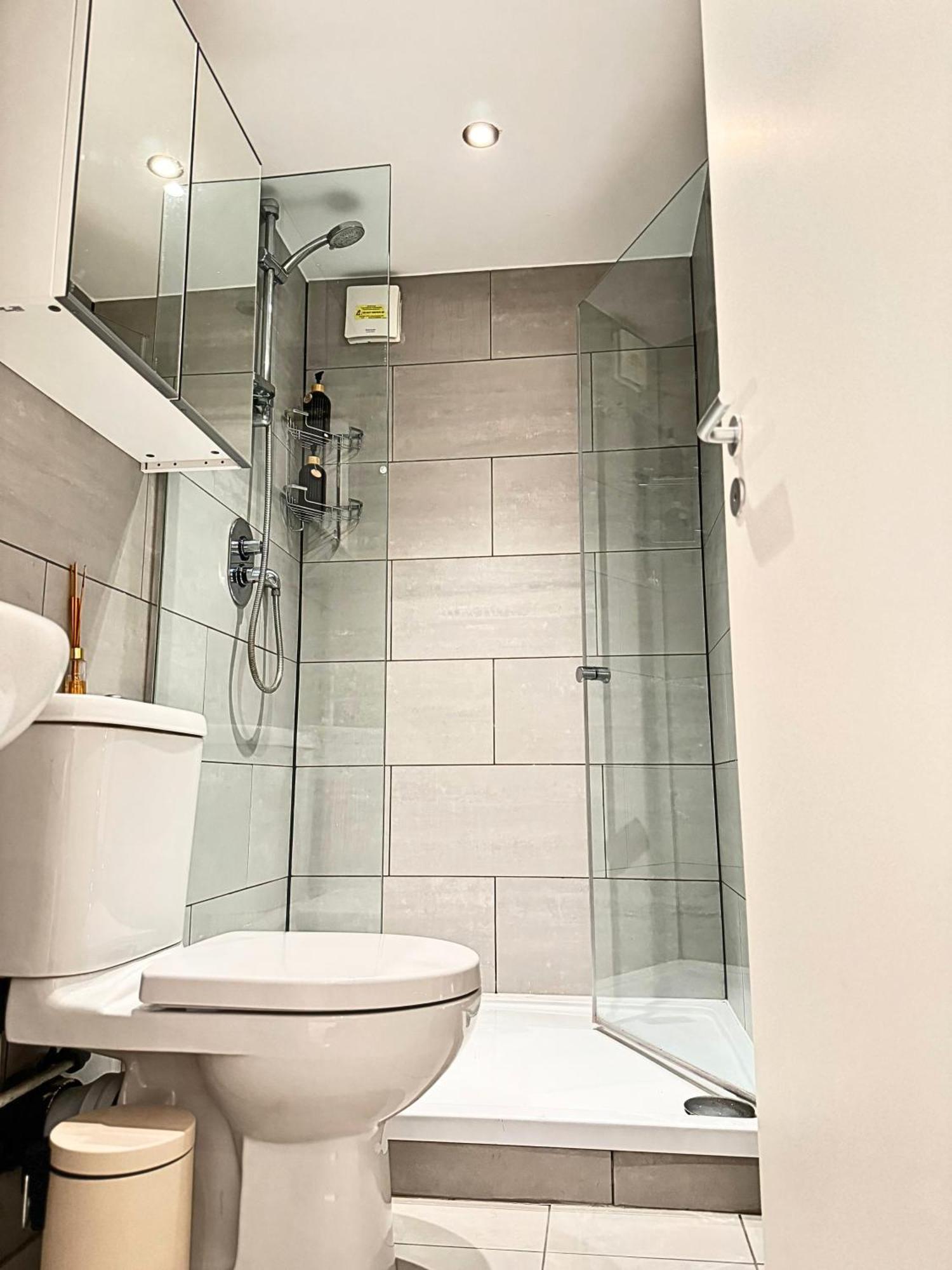 The Heart Of Kensington Mews - 3 Bedrooms House-Private Entrance-Hyde Park Walk Away-Green Park 9 Minutes Underground- The Best Of London With Glamour Of Kensington Dış mekan fotoğraf
