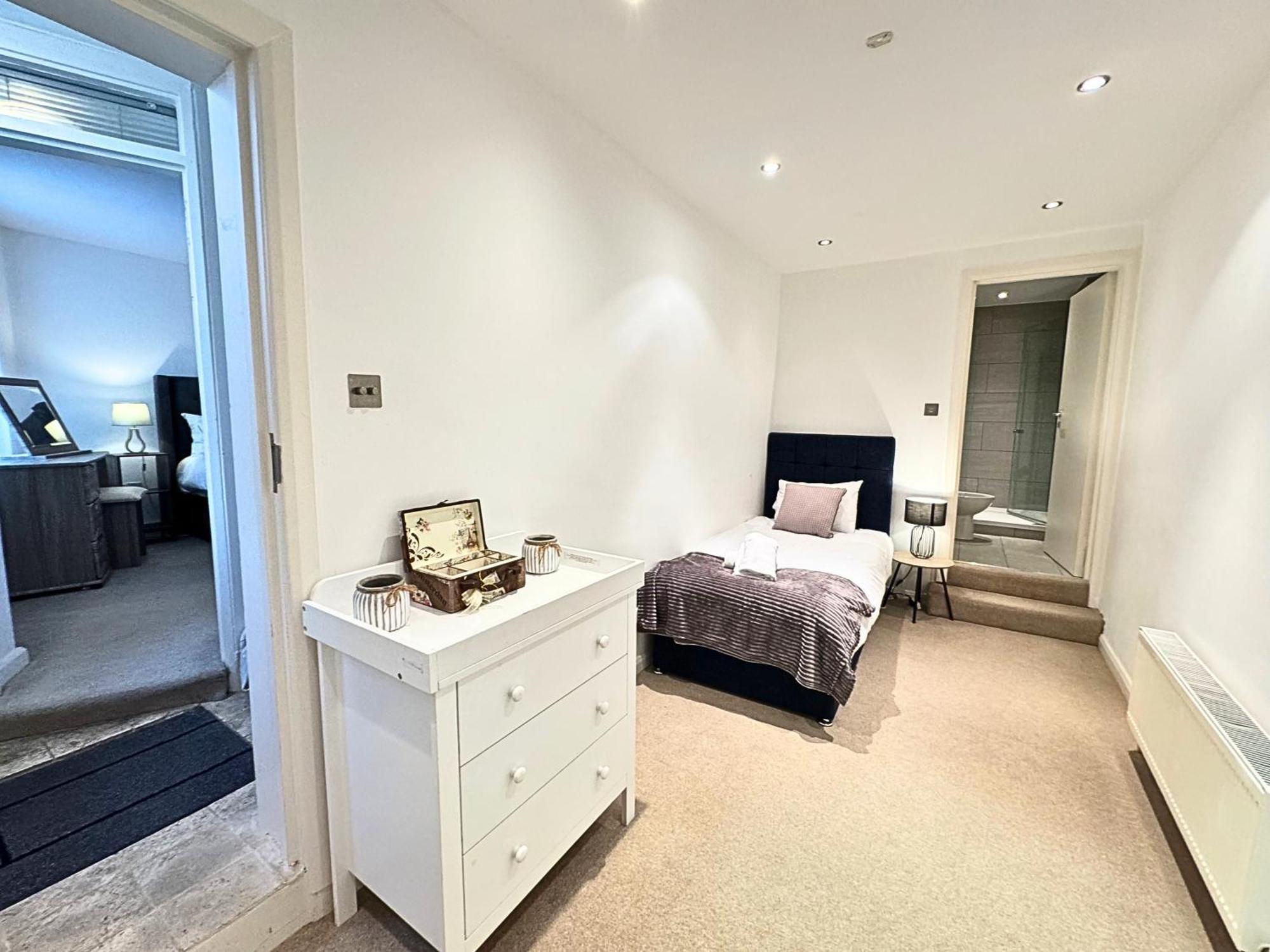 The Heart Of Kensington Mews - 3 Bedrooms House-Private Entrance-Hyde Park Walk Away-Green Park 9 Minutes Underground- The Best Of London With Glamour Of Kensington Dış mekan fotoğraf