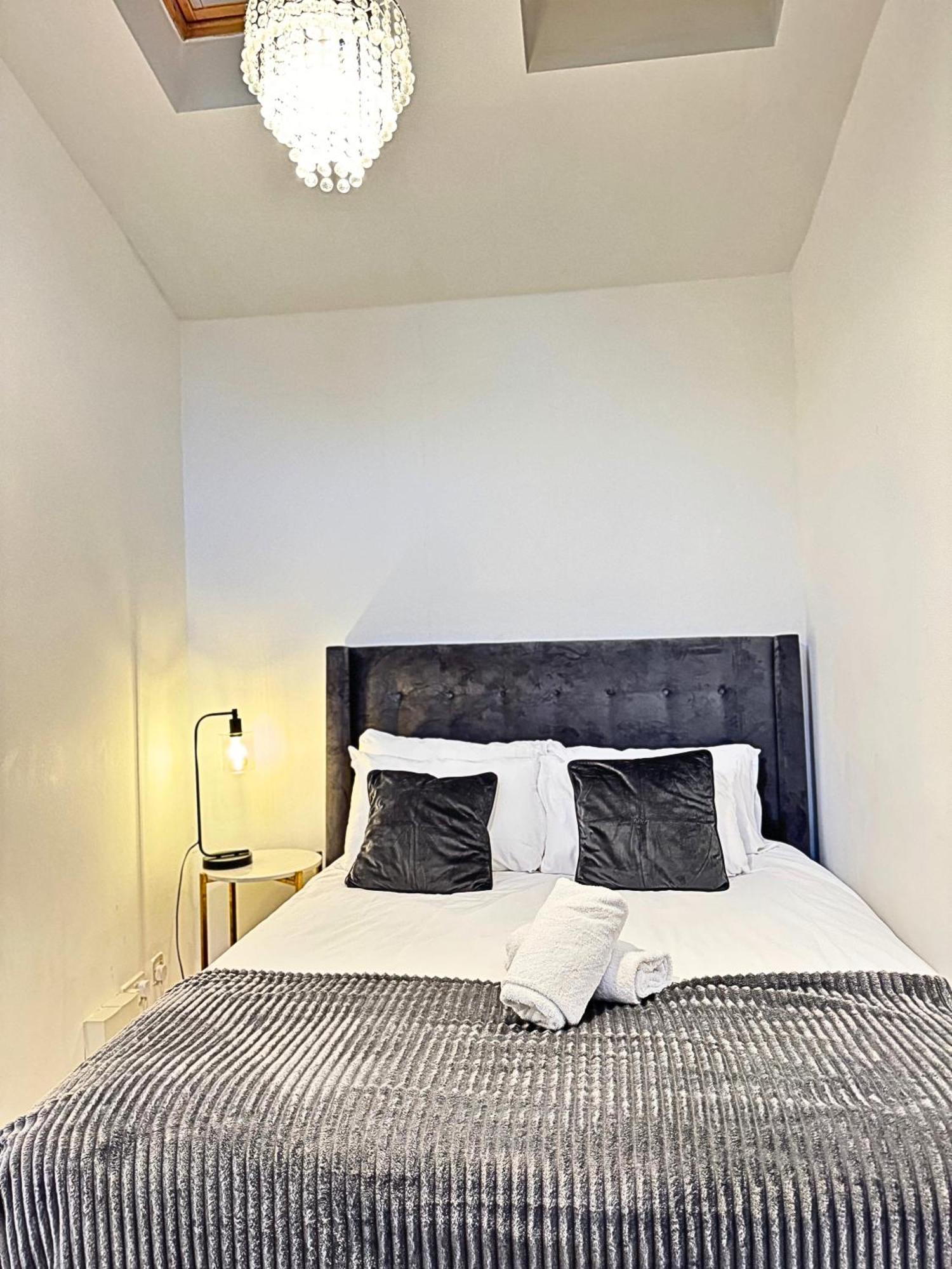 The Heart Of Kensington Mews - 3 Bedrooms House-Private Entrance-Hyde Park Walk Away-Green Park 9 Minutes Underground- The Best Of London With Glamour Of Kensington Dış mekan fotoğraf