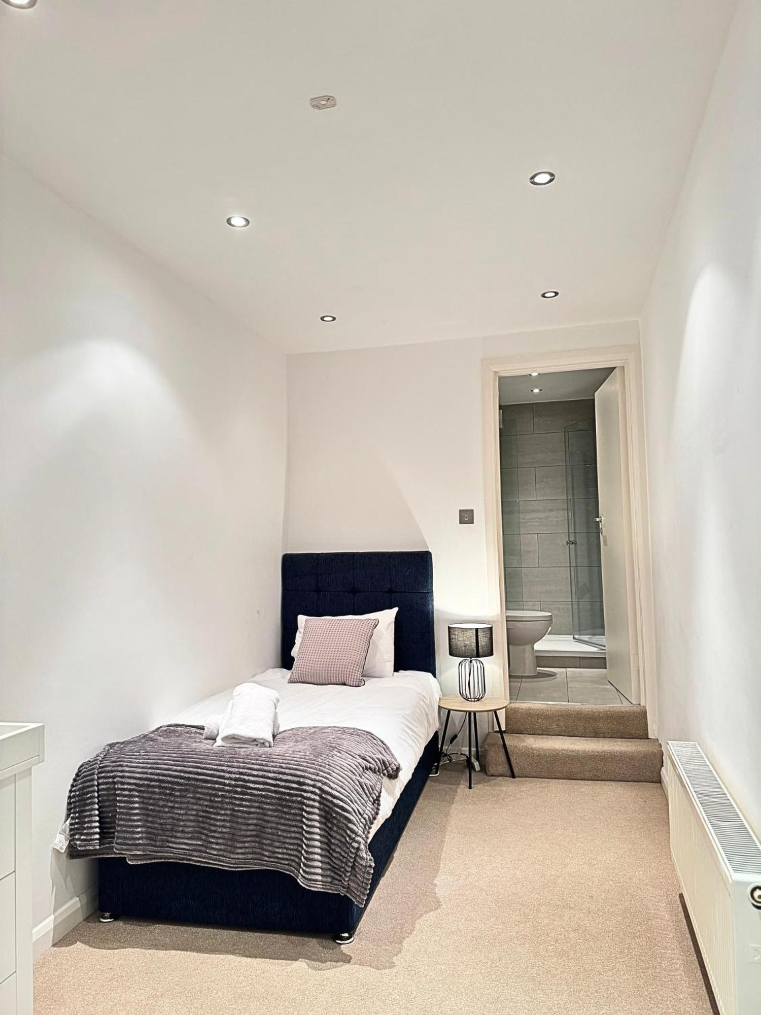 The Heart Of Kensington Mews - 3 Bedrooms House-Private Entrance-Hyde Park Walk Away-Green Park 9 Minutes Underground- The Best Of London With Glamour Of Kensington Dış mekan fotoğraf