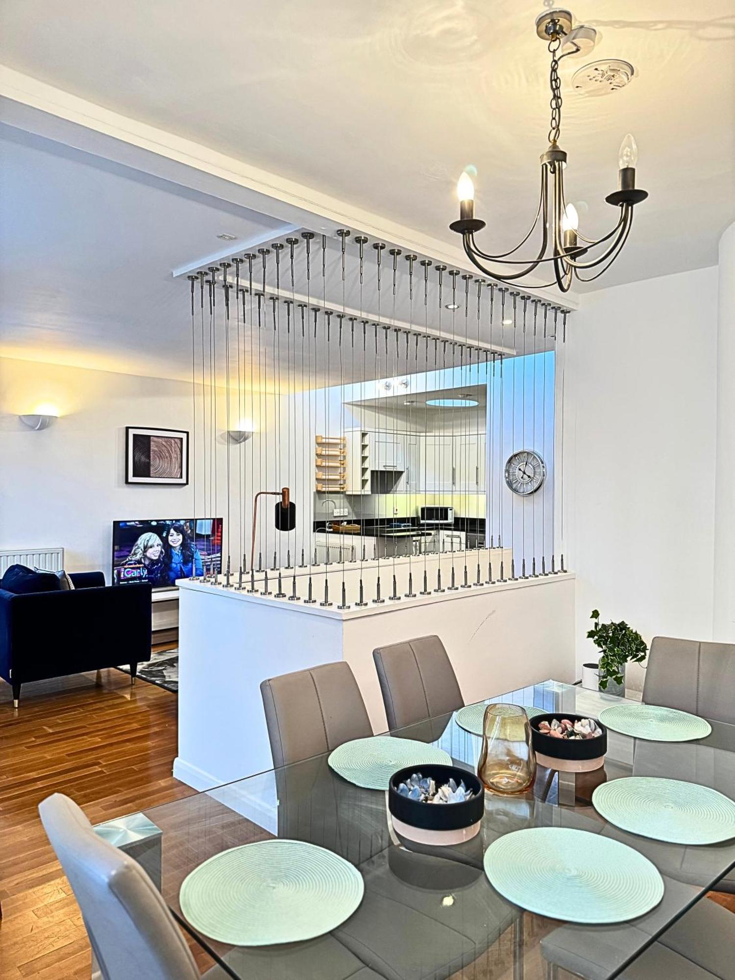 The Heart Of Kensington Mews - 3 Bedrooms House-Private Entrance-Hyde Park Walk Away-Green Park 9 Minutes Underground- The Best Of London With Glamour Of Kensington Dış mekan fotoğraf