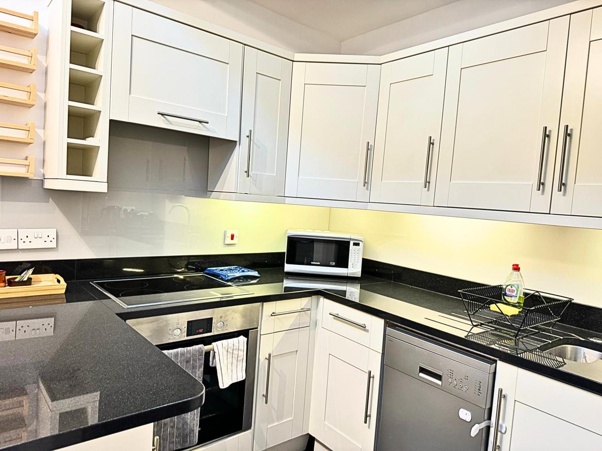 The Heart Of Kensington Mews - 3 Bedrooms House-Private Entrance-Hyde Park Walk Away-Green Park 9 Minutes Underground- The Best Of London With Glamour Of Kensington Dış mekan fotoğraf
