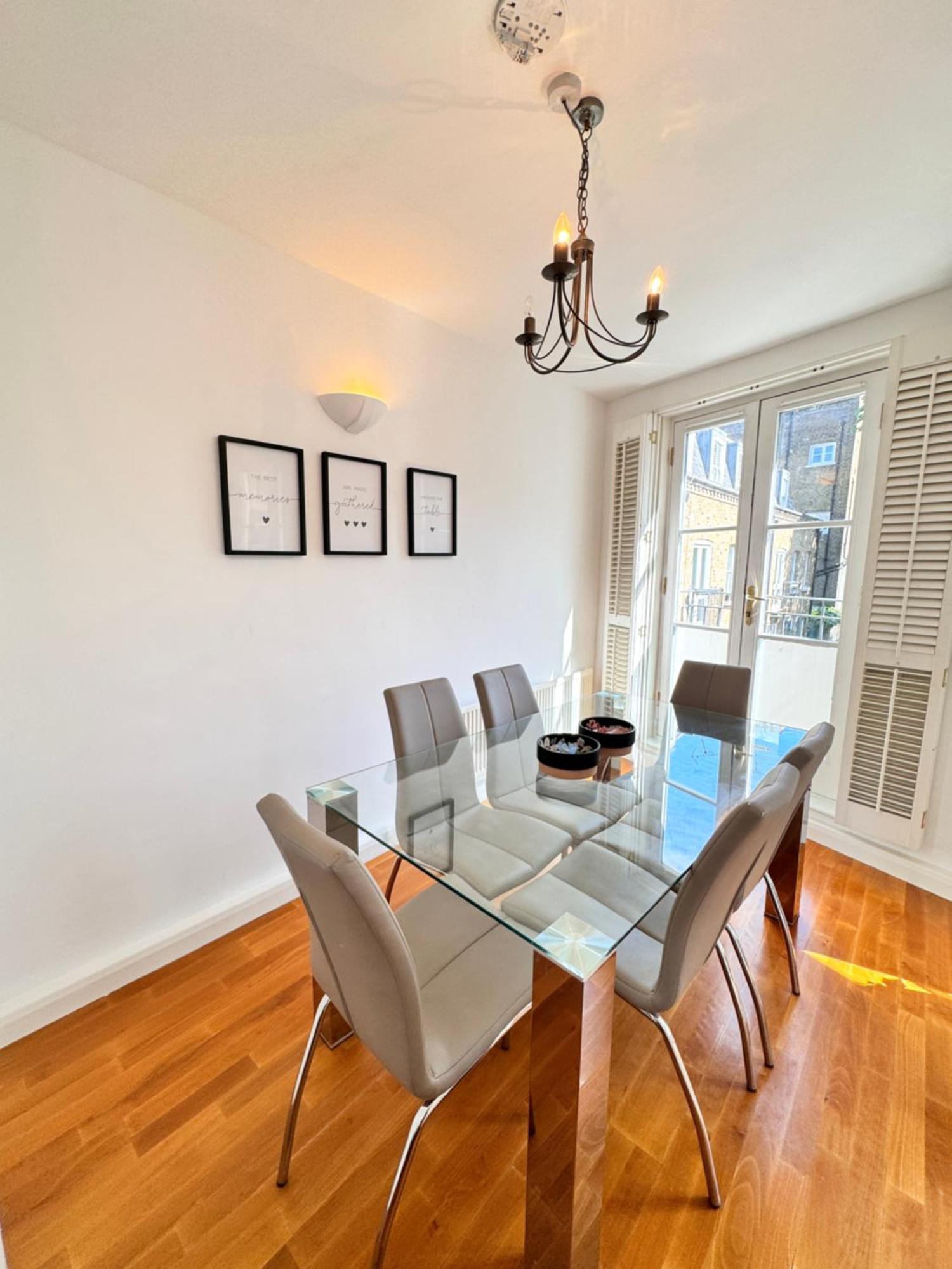 The Heart Of Kensington Mews - 3 Bedrooms House-Private Entrance-Hyde Park Walk Away-Green Park 9 Minutes Underground- The Best Of London With Glamour Of Kensington Dış mekan fotoğraf